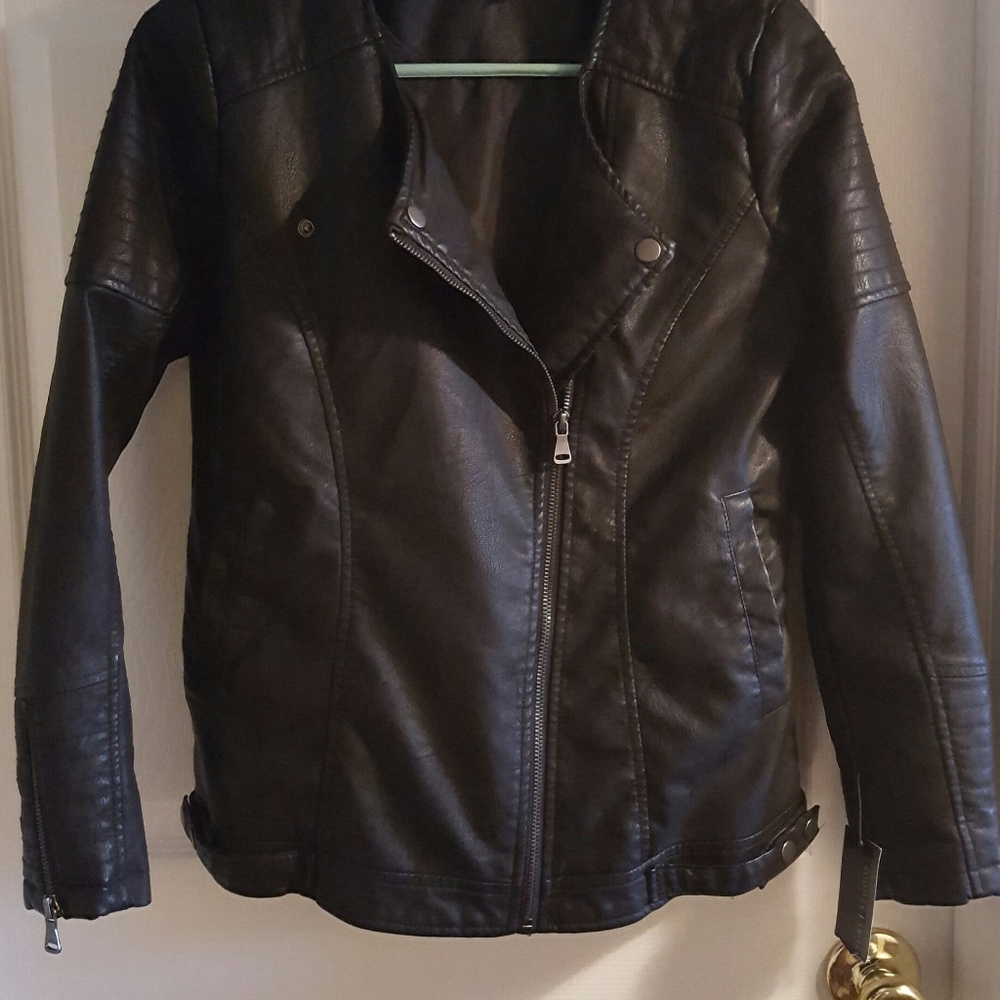 NWT Vegan Leather Looks/Feels like Real Leather Moto Jacket - Picture 2 of 2